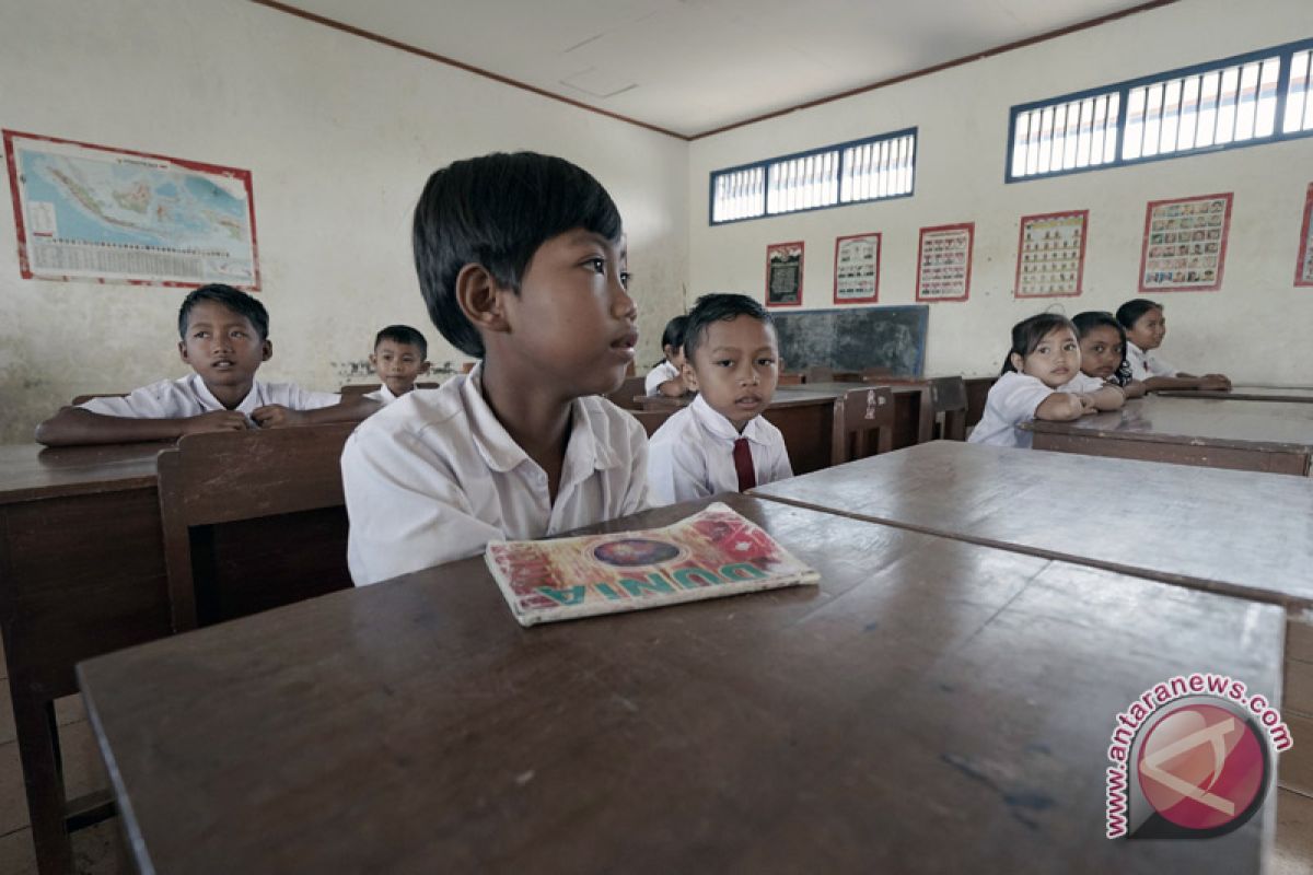 Ganjar bakal menggabungkan sekolah dengan jumlah murid sedikit