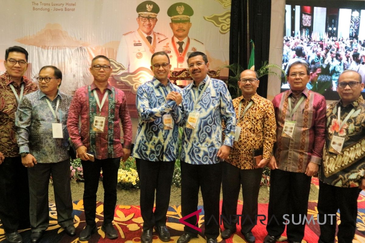 Rakernas APPSI, Kemeja Tengku Erry Dan Anies Baswedan Kompak