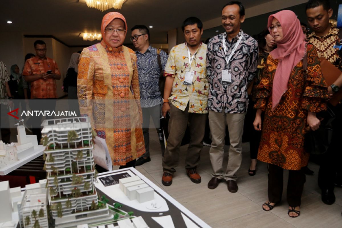 Risma Jelaskan Tata Kota Kepada Arsitek se-Indonesia