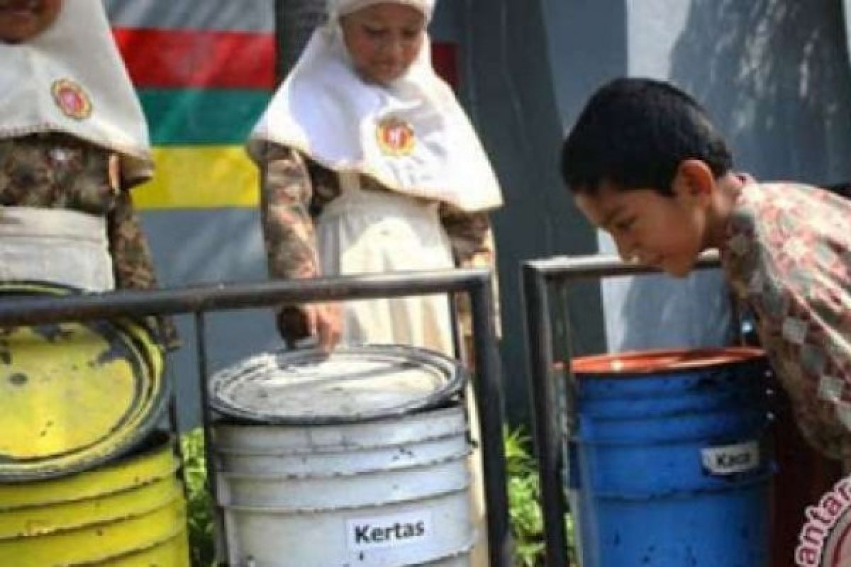 Bangun Sistem Penanganan Sampah Berbasis Masyarakat, Pemkab Meranti dan PUPR Teken MoU ini