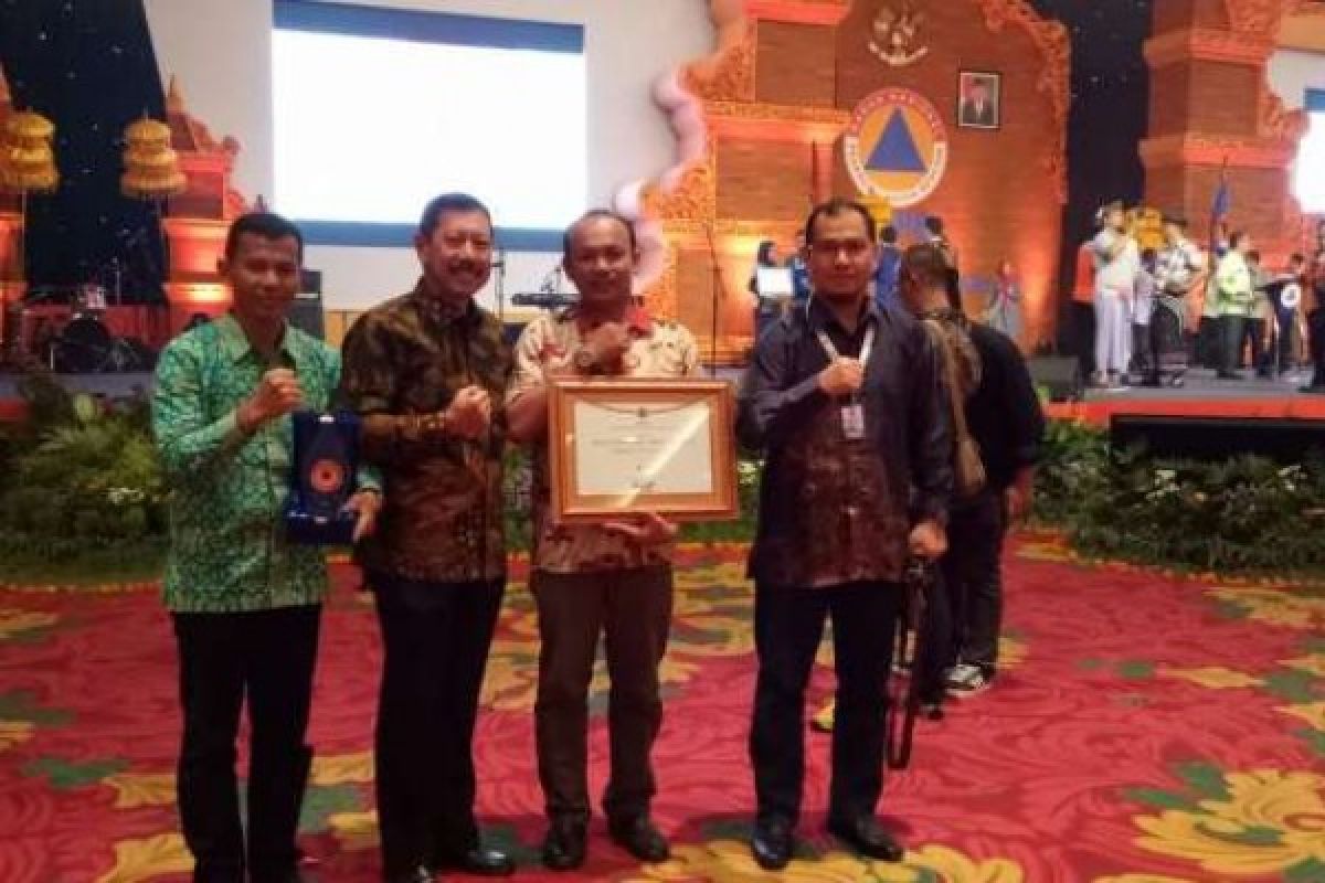 BPBD Riau Raih Penghargaan Terbaik III Penanggulangan Karhutla 2017 