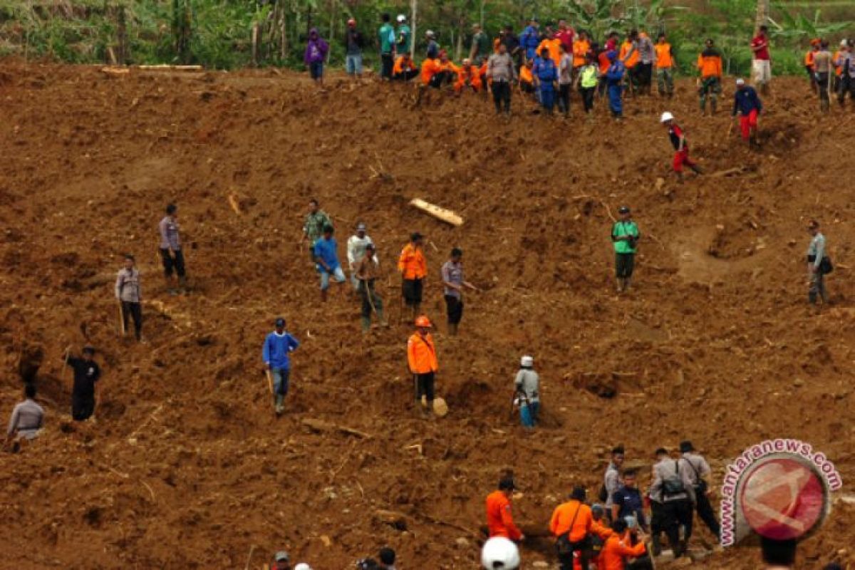 Data terkini, korban tewas longsor Brebes sebelas orang