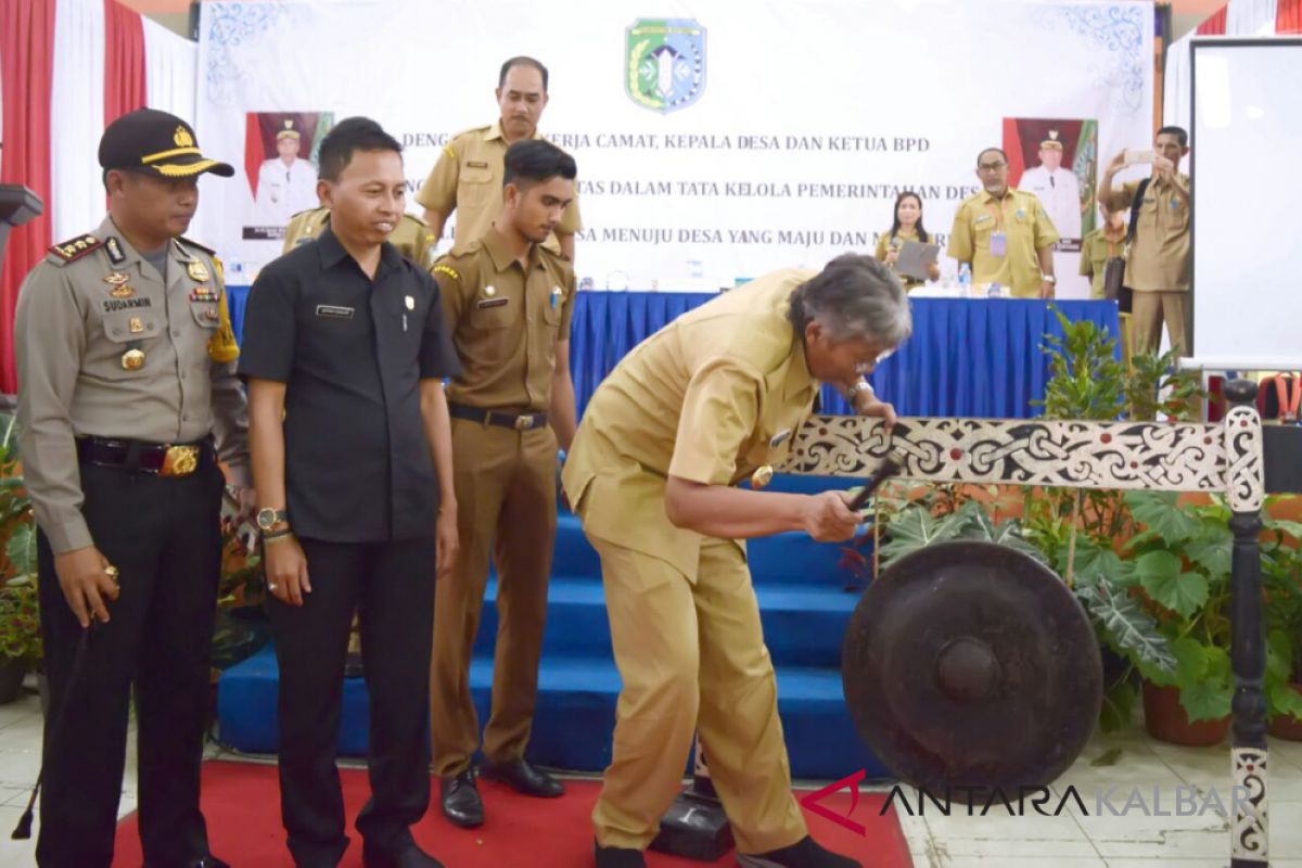 Sintang gelar raker kades