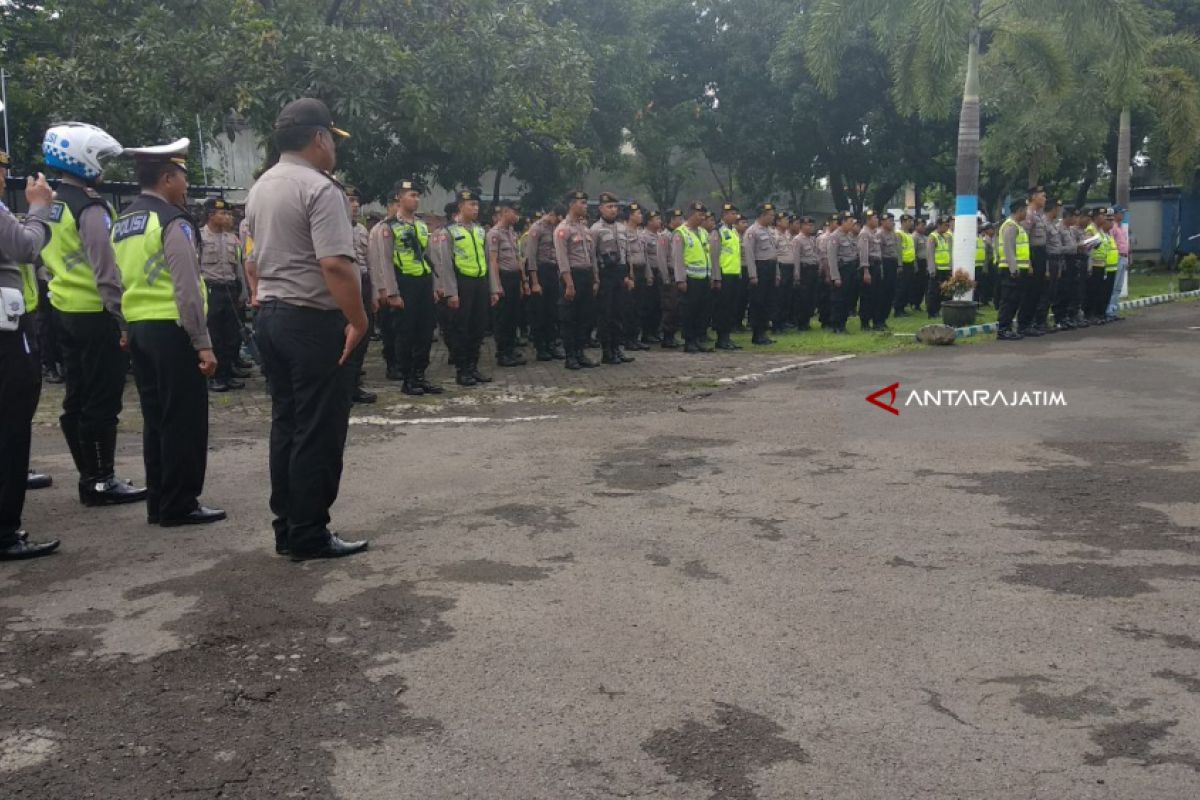 Ratusan Personel Amankan Undian Nomor Urut Pasangan Calon Pilkada Probolinggo