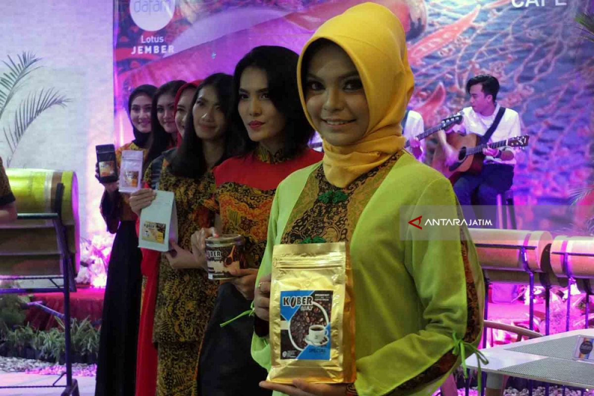 Produk Unggulan Jember Dipamerkan di Semarak 28 Dafam Lotus Jember