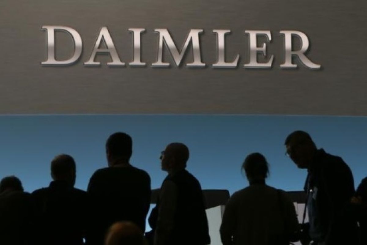 Geely beli saham Daimler demi akses teknologi