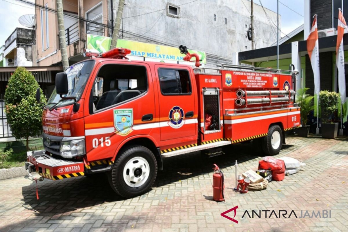 Jambi Timur dapat bantuan mobil pemadam kebakaran