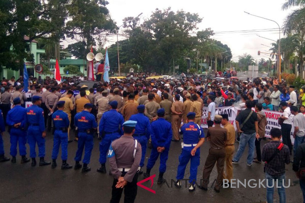 Nelayan tuntut pembersihan trawl di Bengkulu