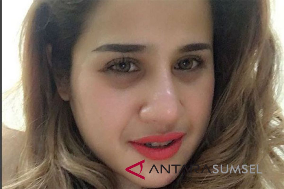 Polisi ringkus Dhawiya putri pedangdut Elvi Sukaesih karena narkoba