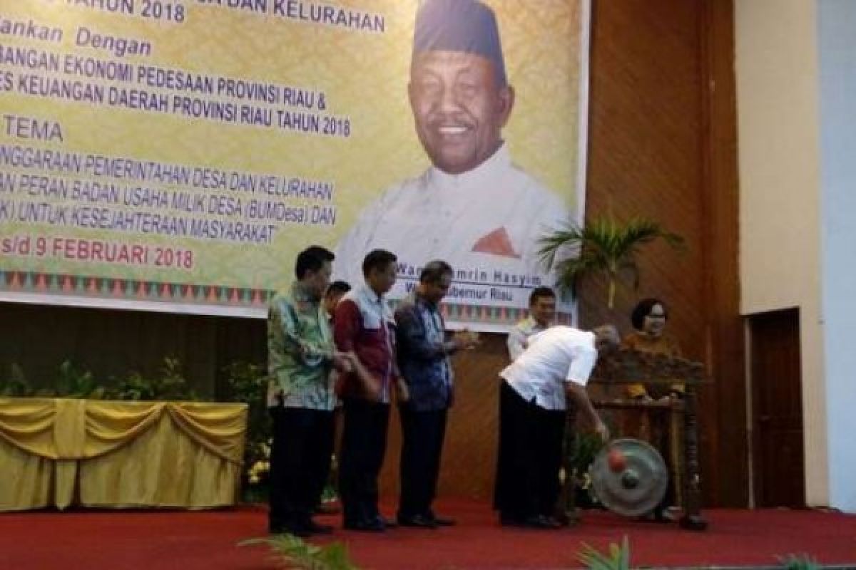 Dorong Riau Bebas Rentenir, OJK dan Pemprov Teken MoU 6 Program Berikut ini