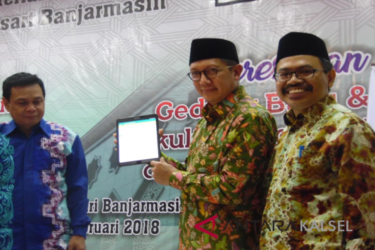 Menag Luncurkan Al-quran Digital Terjemahan Bahasa Banjar