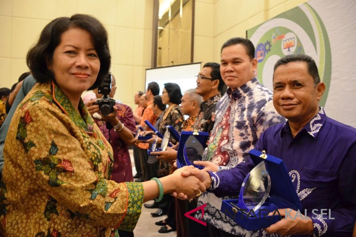 Tiga Kominfo Kabupaten dan Provinsi Raih Penghargaan