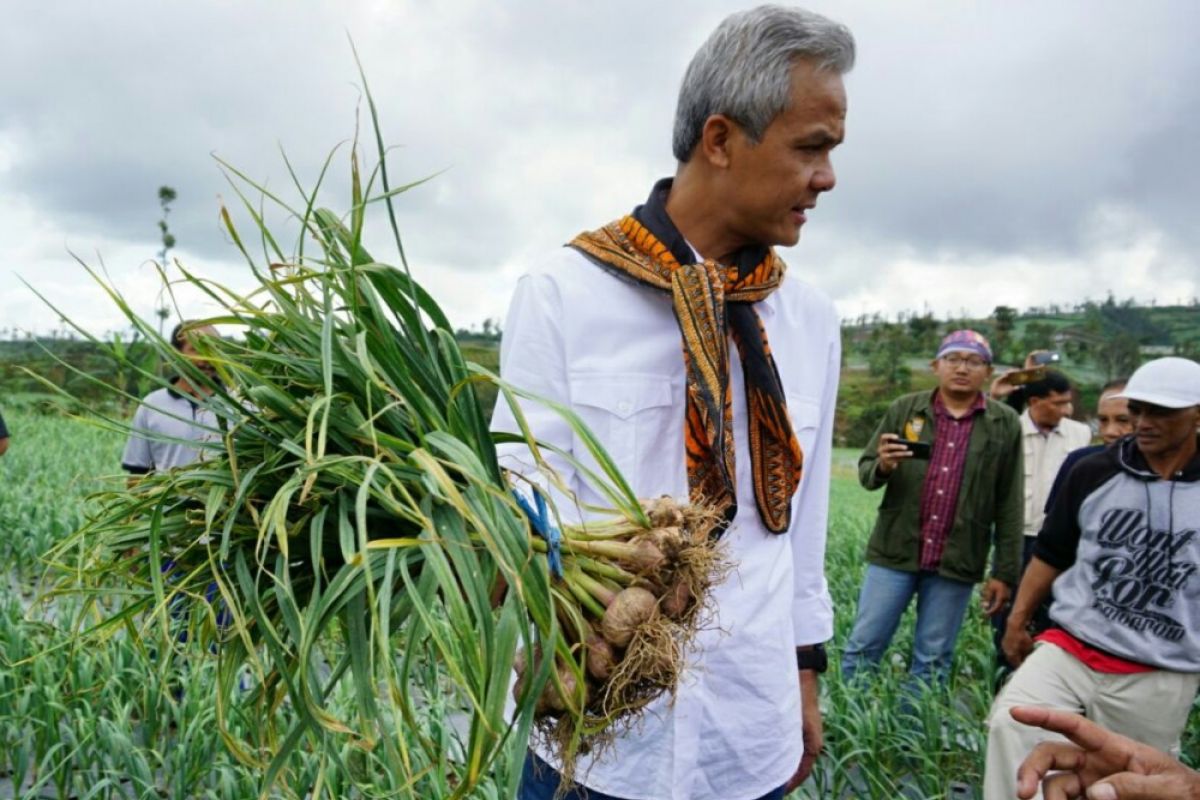 Ganjar Pranowo ajak masyarakat peduli kebersihan sungai