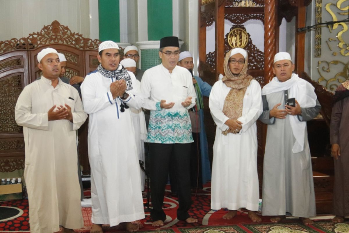 Wakil Wali Kota Banjarbaru Hadiri Sholat Gerhana Bulan