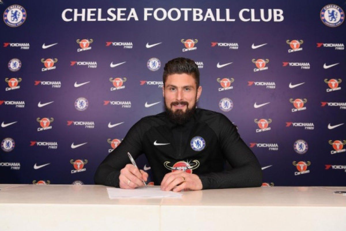 Giroud pindah ke Chelsea karena "ancaman" Deschamps