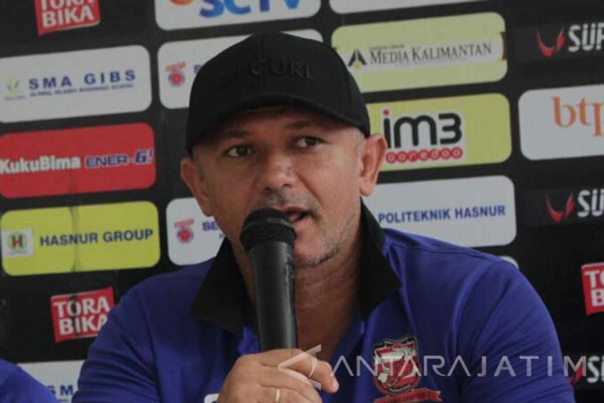 Piala Gubernur: Madura United jeblok, Gomes mundur dari kursi pelatih