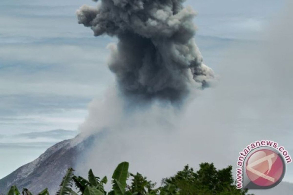 Debu vulkanik gunung Sinabung meluas ke Aceh