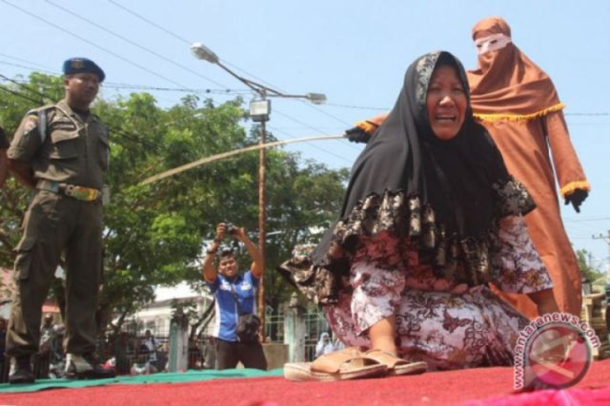Dua wanita di Aceh Barat Daya terancam dicambuk 100 kali
