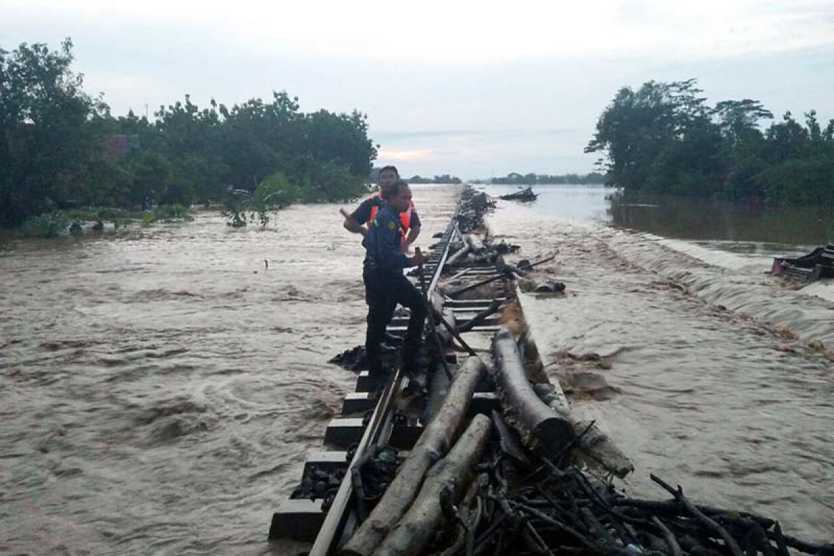 Perjalanan KA via Cirebon kembali lancar