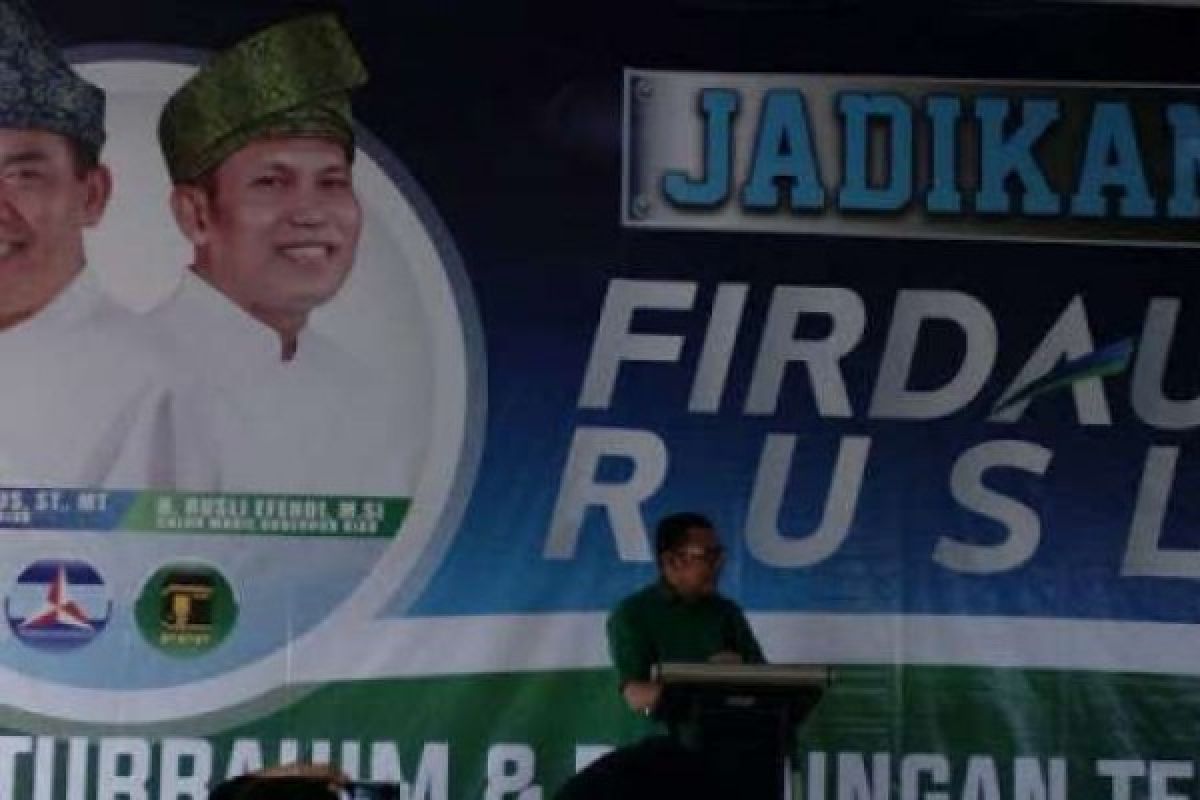 Jefry Noer Ketua Tim Relawan Bapaslon Firdaus-Rusli Effendi (Firli) Sumbang Dana Pribadi