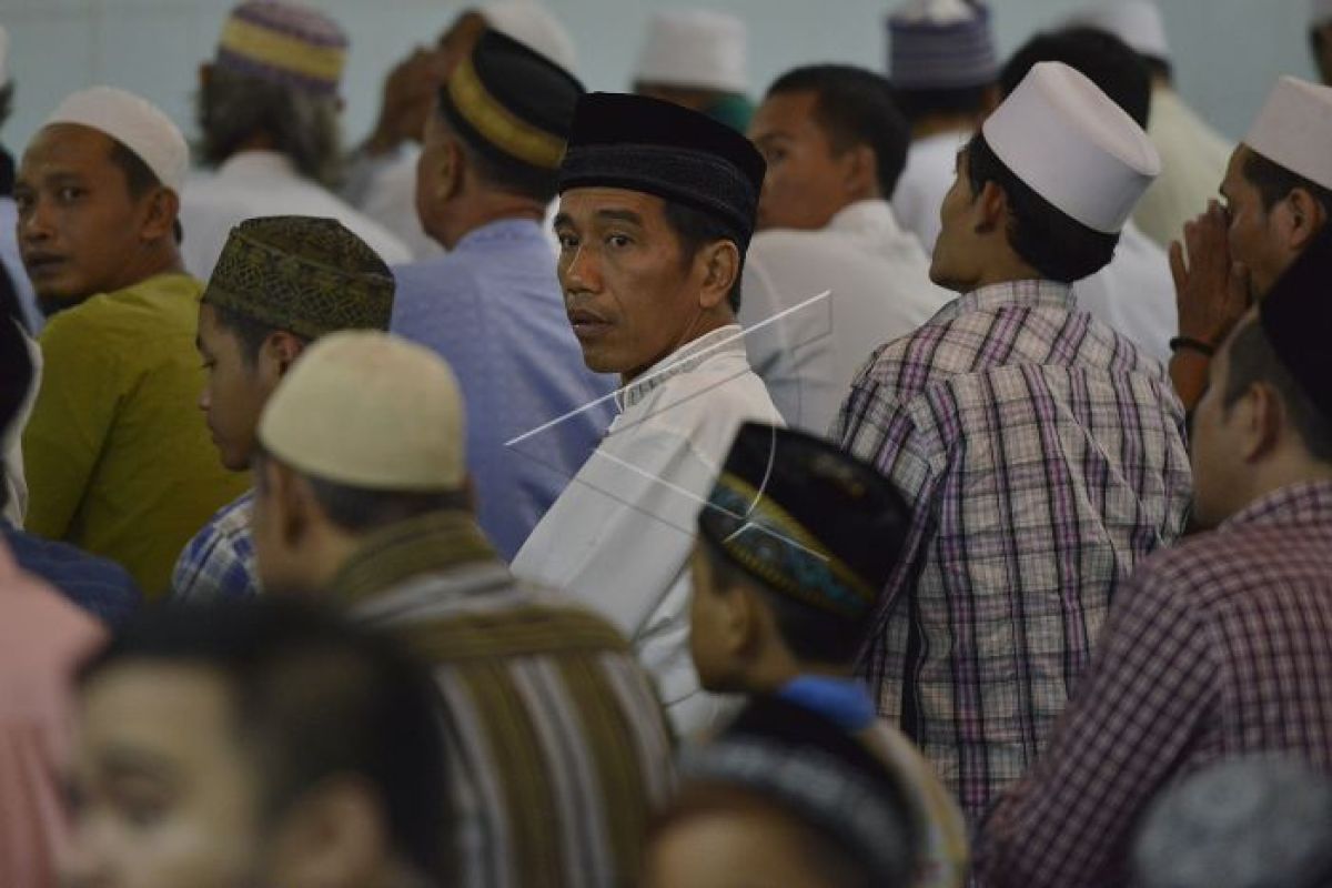 Presiden sholat Jumat di Masjid Raya Sumbar