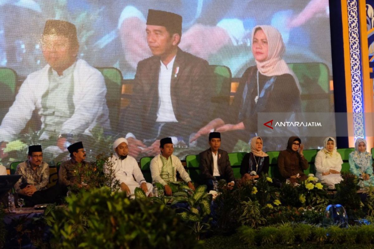 Jokowi Ingin BEM UI Lihat Kondisi Asmat