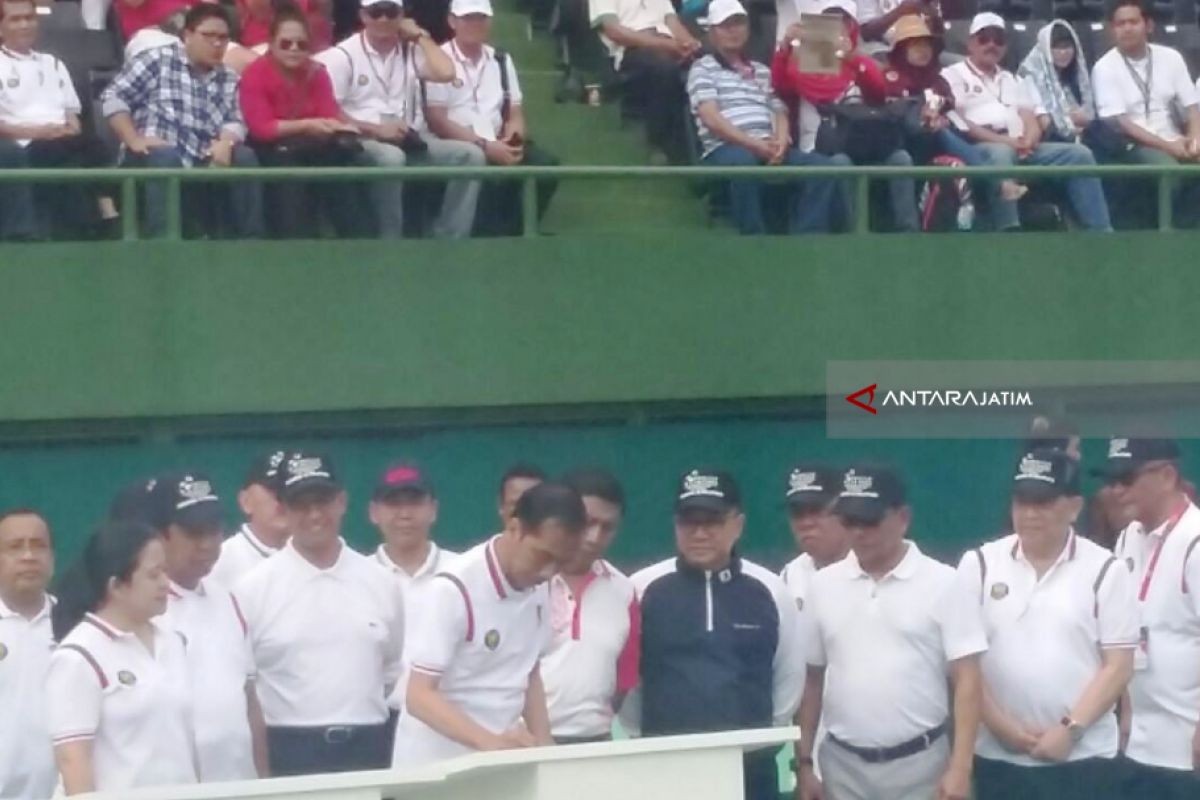 Lapangan Tenis Terbuka-Tertutup Diresmikan Presiden (Video)