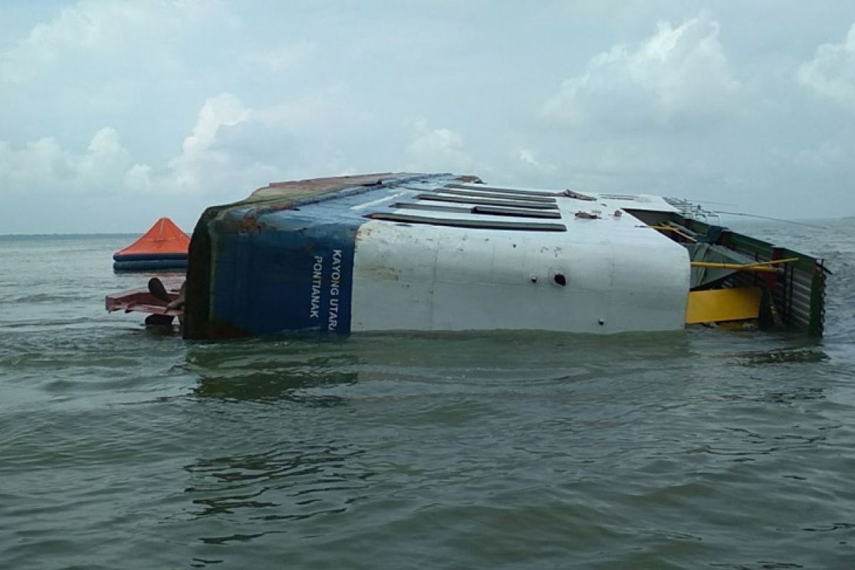 Kapal terbalik di Riau diduga kelalaian kapten