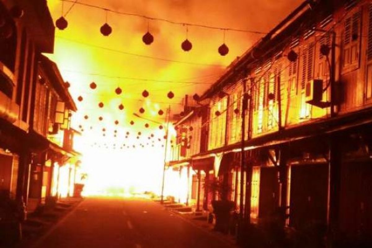 Kebakaran Lalap Kampung Cina di Siak, 40 Unit Ruko Ludes