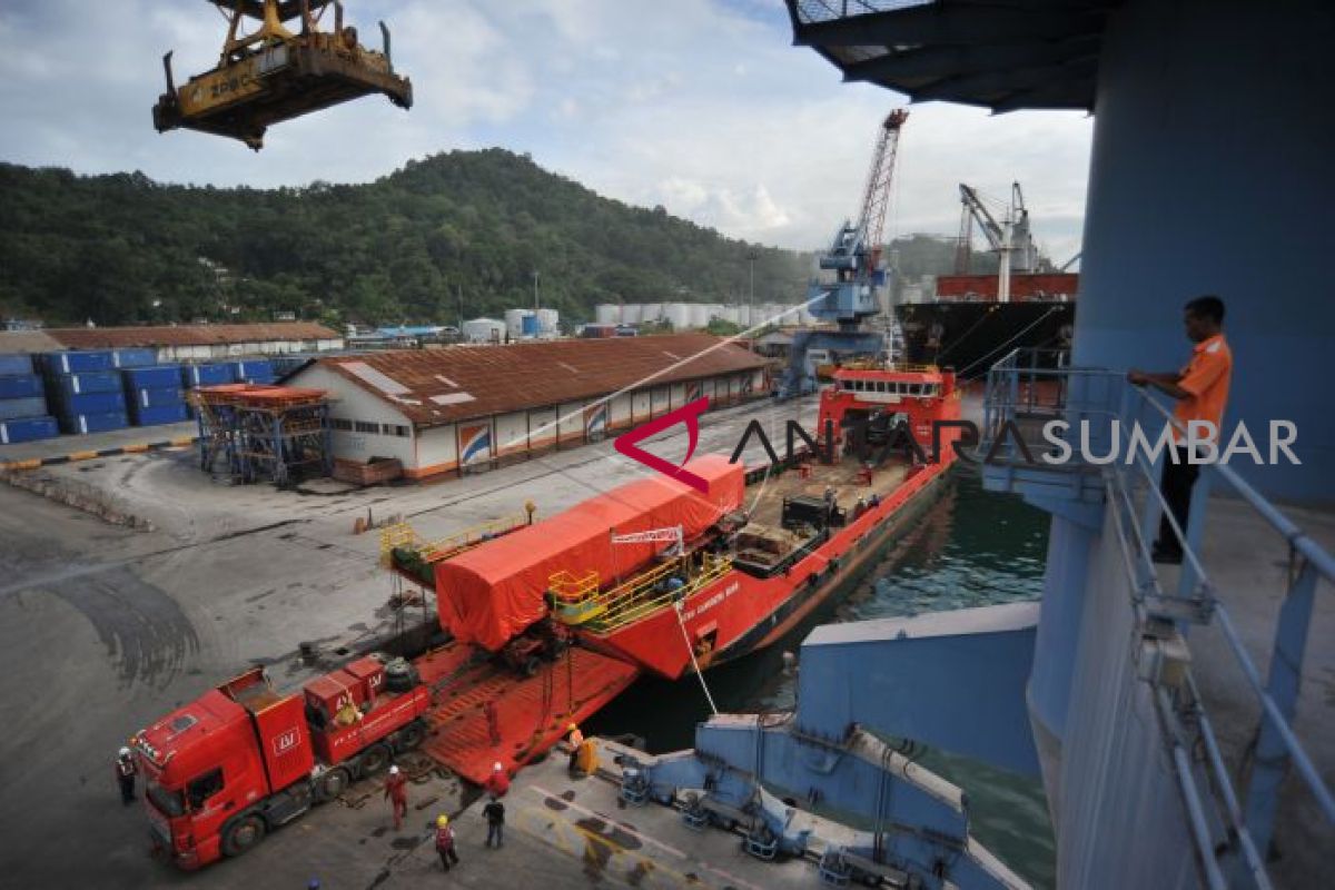 Perjalanan KA bandara dihentikan sementara akibat longsor