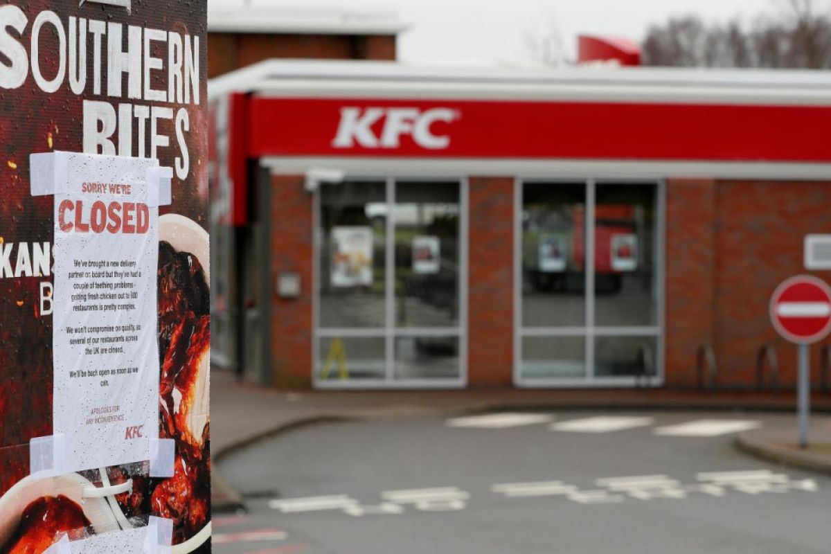 KFC tutup sebagian besar di Inggris karena kekurangan ayam