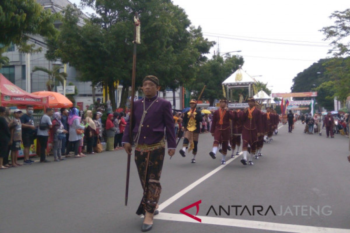 Empat Pusaka Banyumas dipertontonkan kepada masyarakat