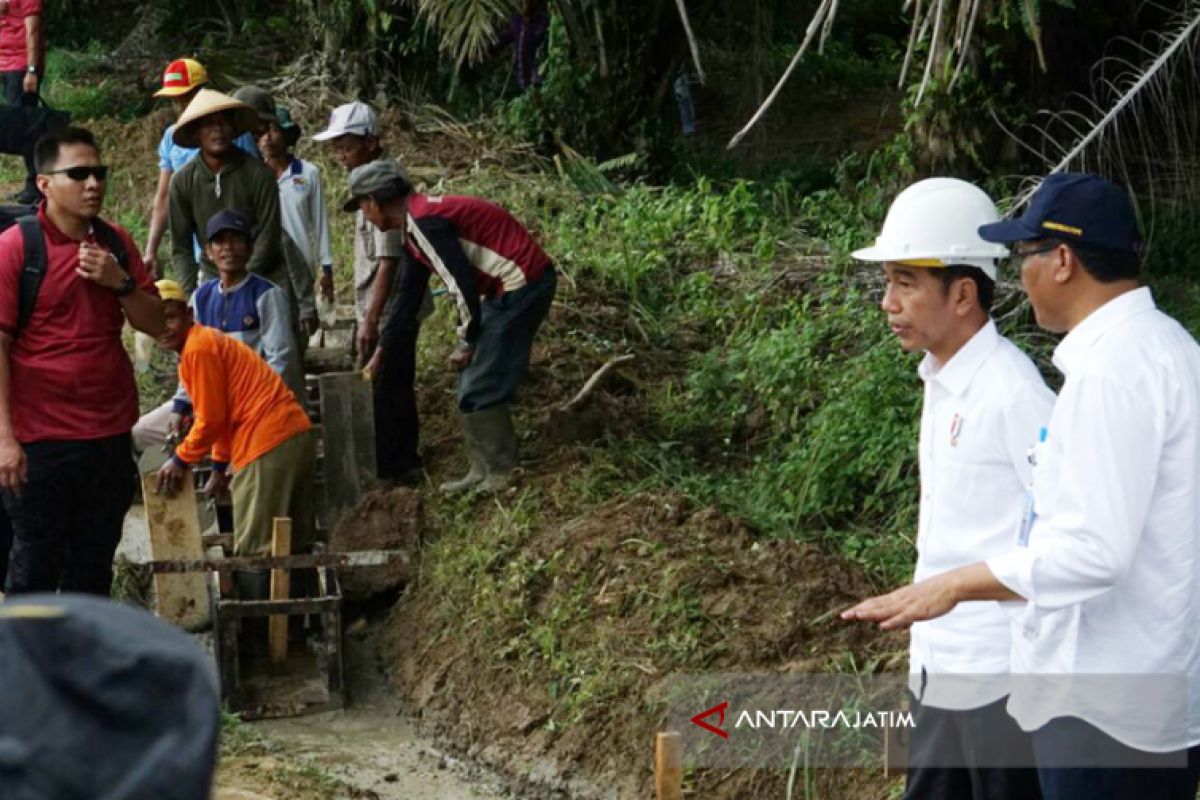 Pembangunan Pedesaan di Dharmasraya Ditinjau Presiden Jokowi (Video)