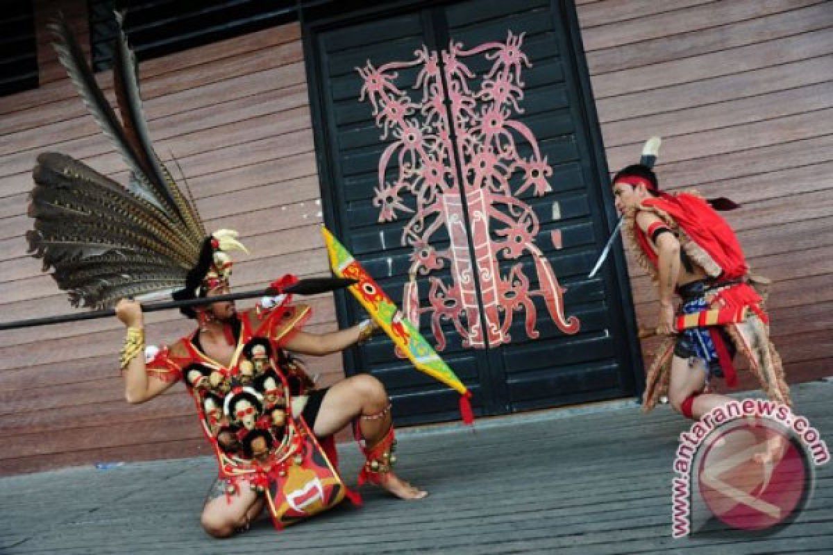 Suku Dayak Taman di Kapuas Hulu gelar revisi hukum adat