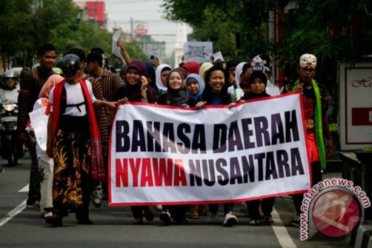 Generasi muda tak malu berbahasa daerah
