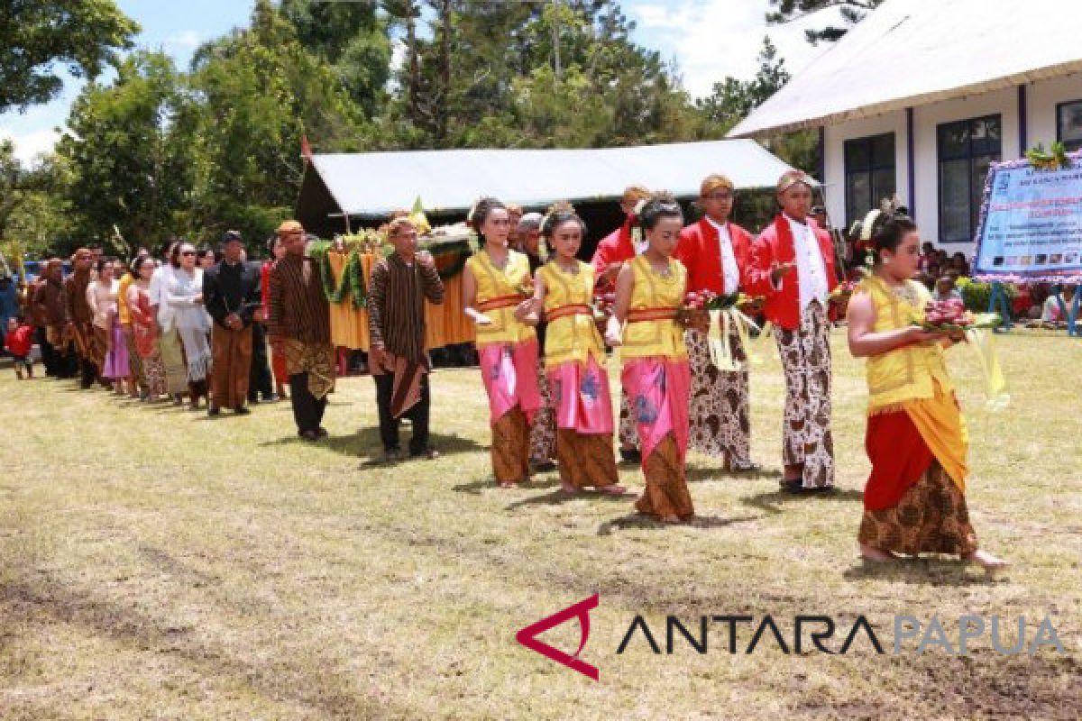Parade budaya warnai ibadah Pekabaran Injil di Jayawijaya