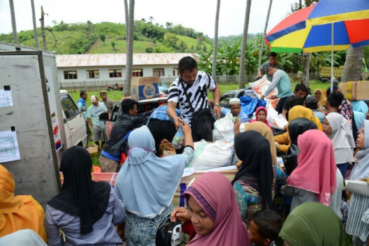 Pemprov Gorontalo gelar buka bersama dengan 2.500 warga miskin dan anak yatim
