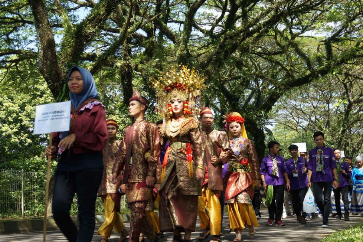 12 Peserta Ikuti Festival Tari Mahasiswa Nasional di FH Unej