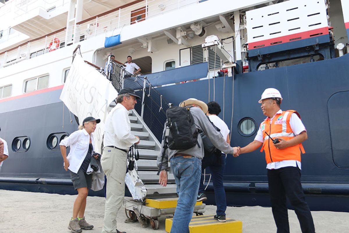 Pelabuhan Belawan kembali disandari kapal pesiar MV Silver Discoverer