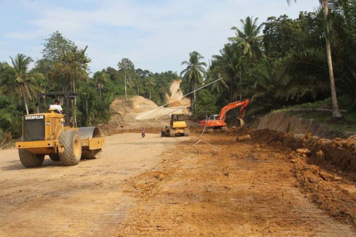 Pemkab Mamuju bangun jalan di Sampaga