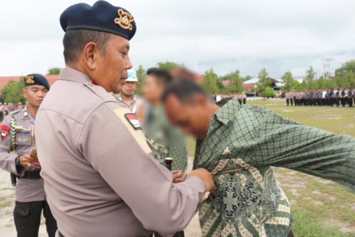 Langgar kode etik, 5 anggota polisi dipecat tidak hormat