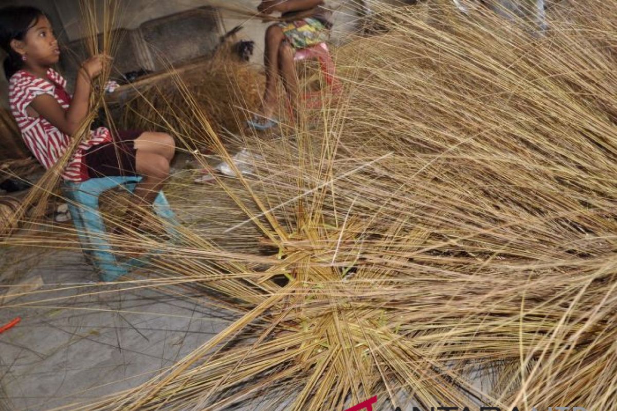 beranda - lombok barat fokus kembangkan industri kecil rumahan