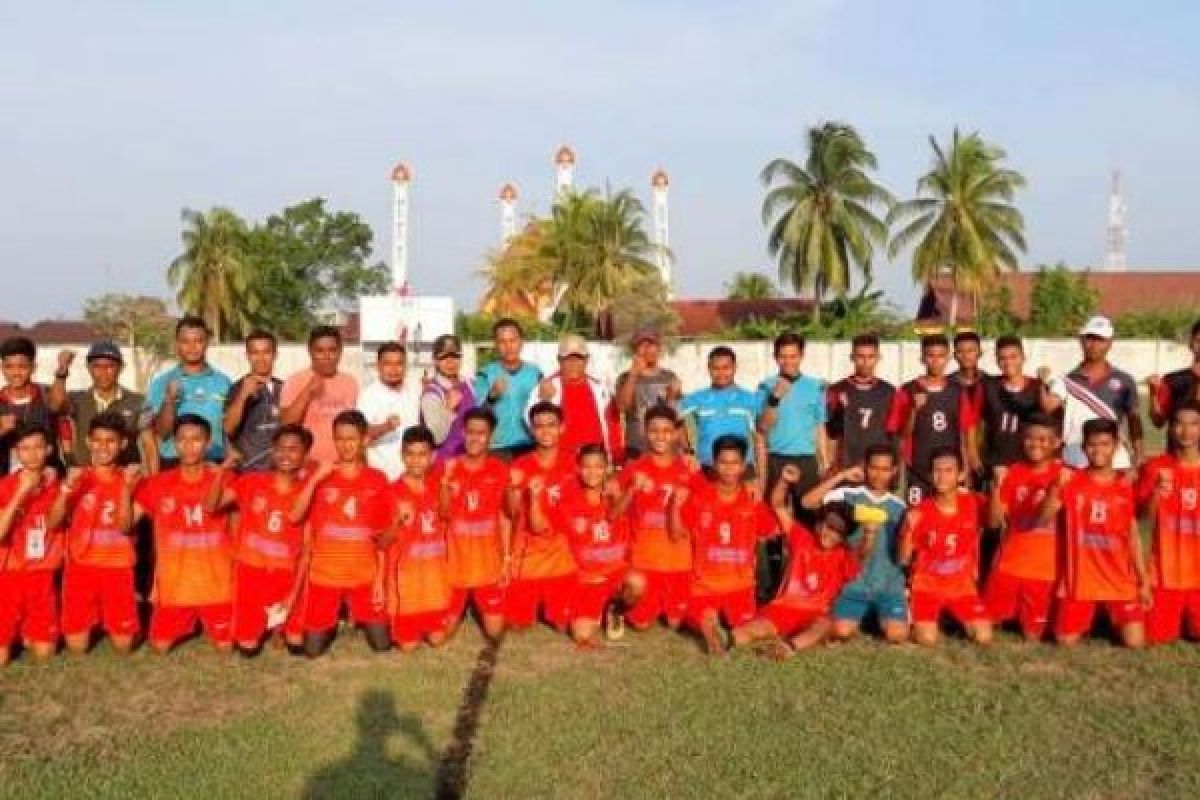 Plt Bupati Rohil Saksikan Semifinal Sepak Bola Bupati Cup U-19