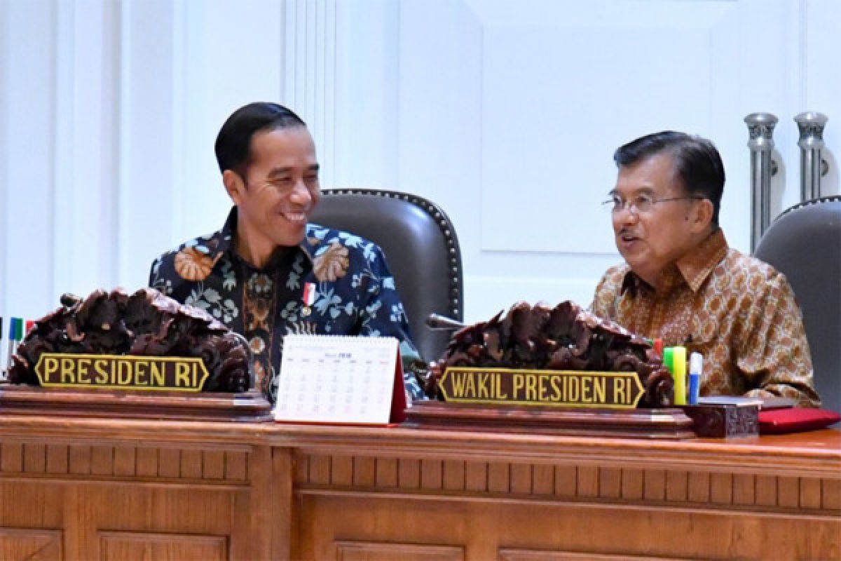 Andre membantah Fadli Zon: Jokowi membangun dengan hati bukan pencitraan