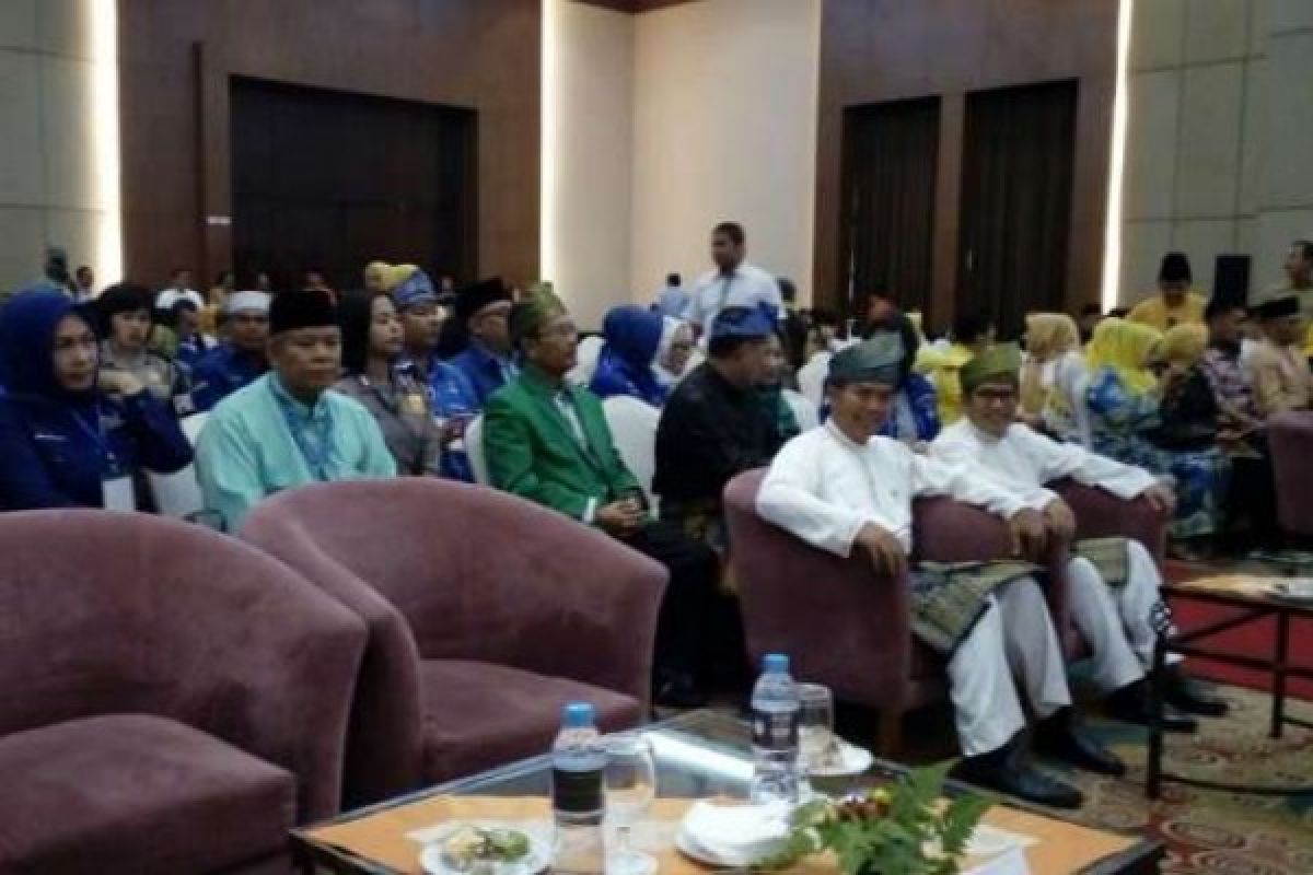 Proses Pencabutan Nomor Urut, Calon Gubernur Riau Firdaus-Rusli Tiba Pertama