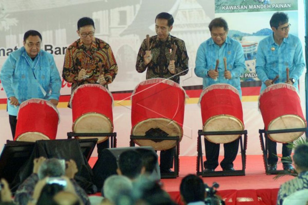 Banyak tamu puncak HPN harus jalan kaki hingga satu kilometer