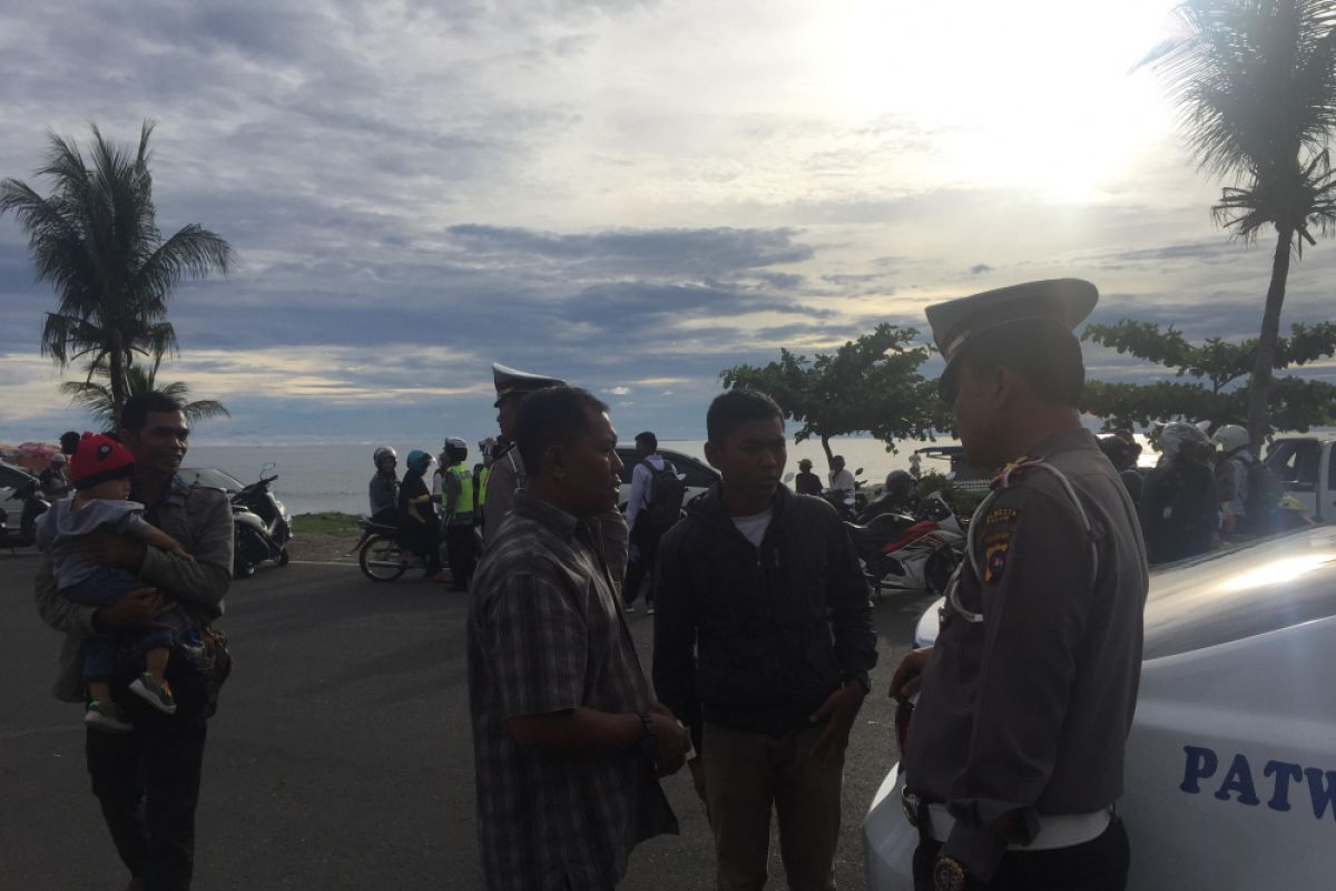 Kendaraan polisi Aceh Barat diperiksa
