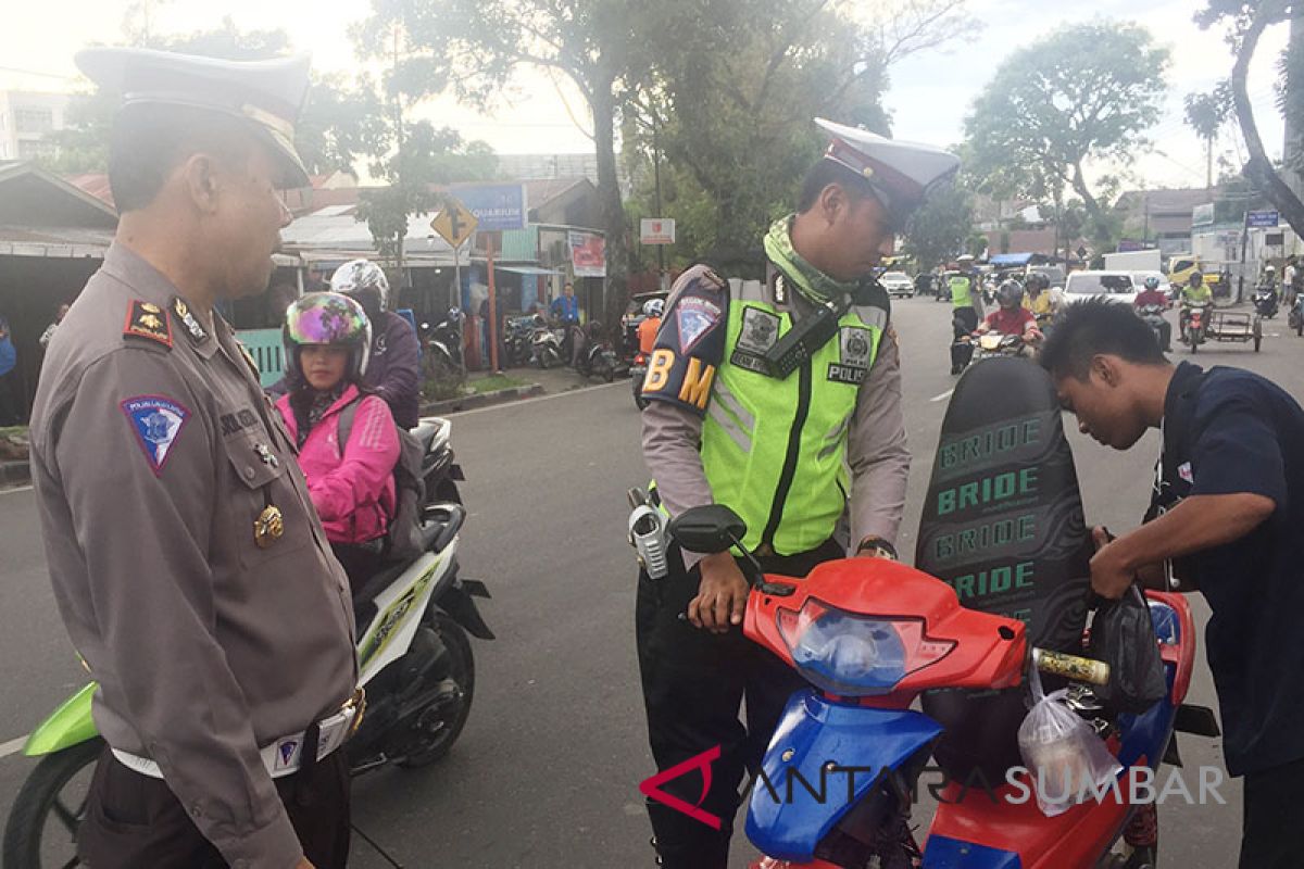 Polresta Padang terus lakukan razia lalu lintas secara acak