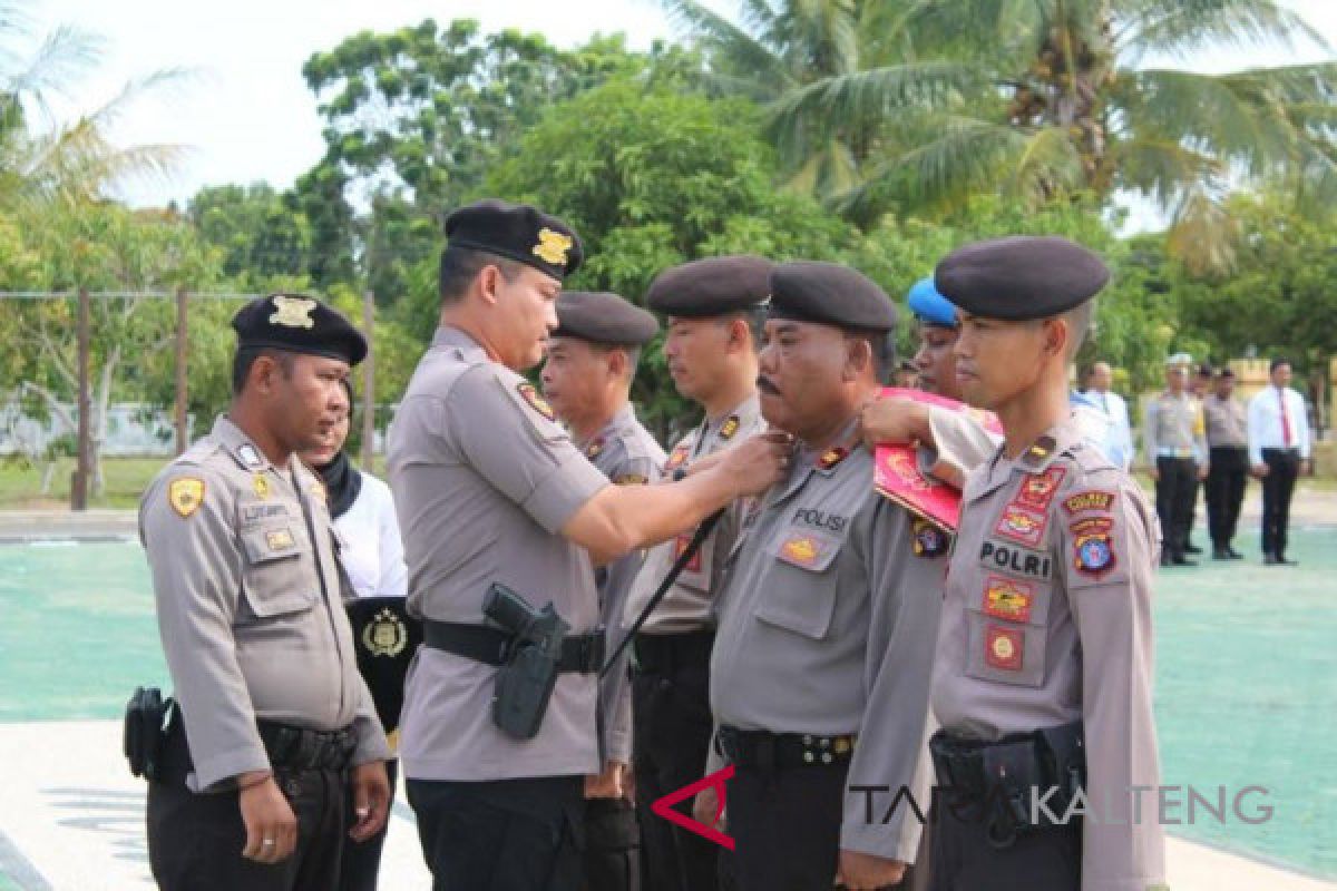 Polres Seruyan sertijab dua perwira