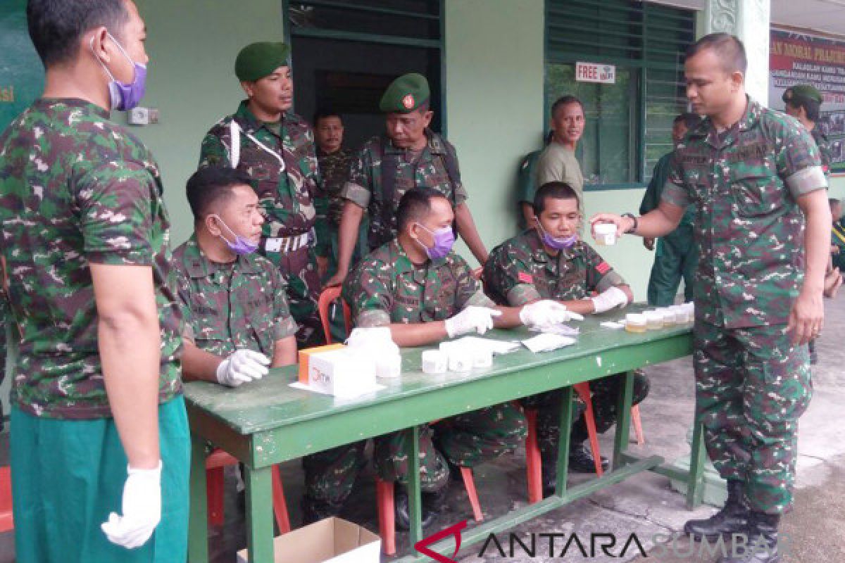 75 prajurit Kodim Pariaman tes urine, bentuk komitmen berantas narkoba